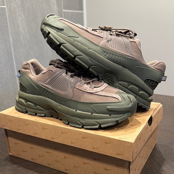 Nike Other - Nike Zoom Vomero Roam